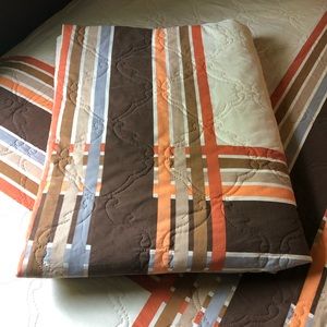 Vintage 80s Quilted Bedapread